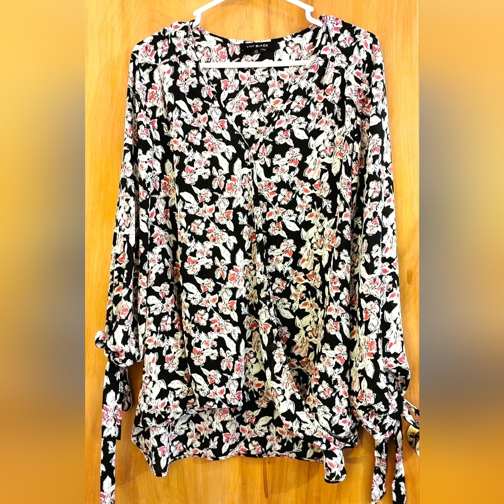 Plus size women's blouse